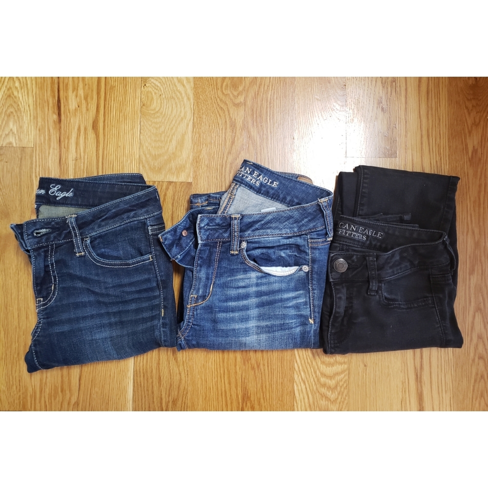 3 pairs of American eagle jeans